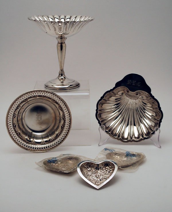 Appraisal: Lot of six sterling silver serving pieces Includes three Stieff