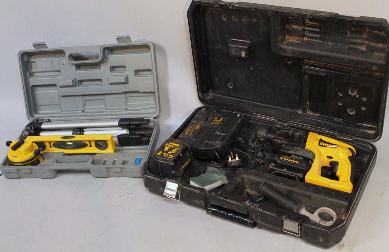 Appraisal: A De Walt v Ah NiCd drill in fitted case