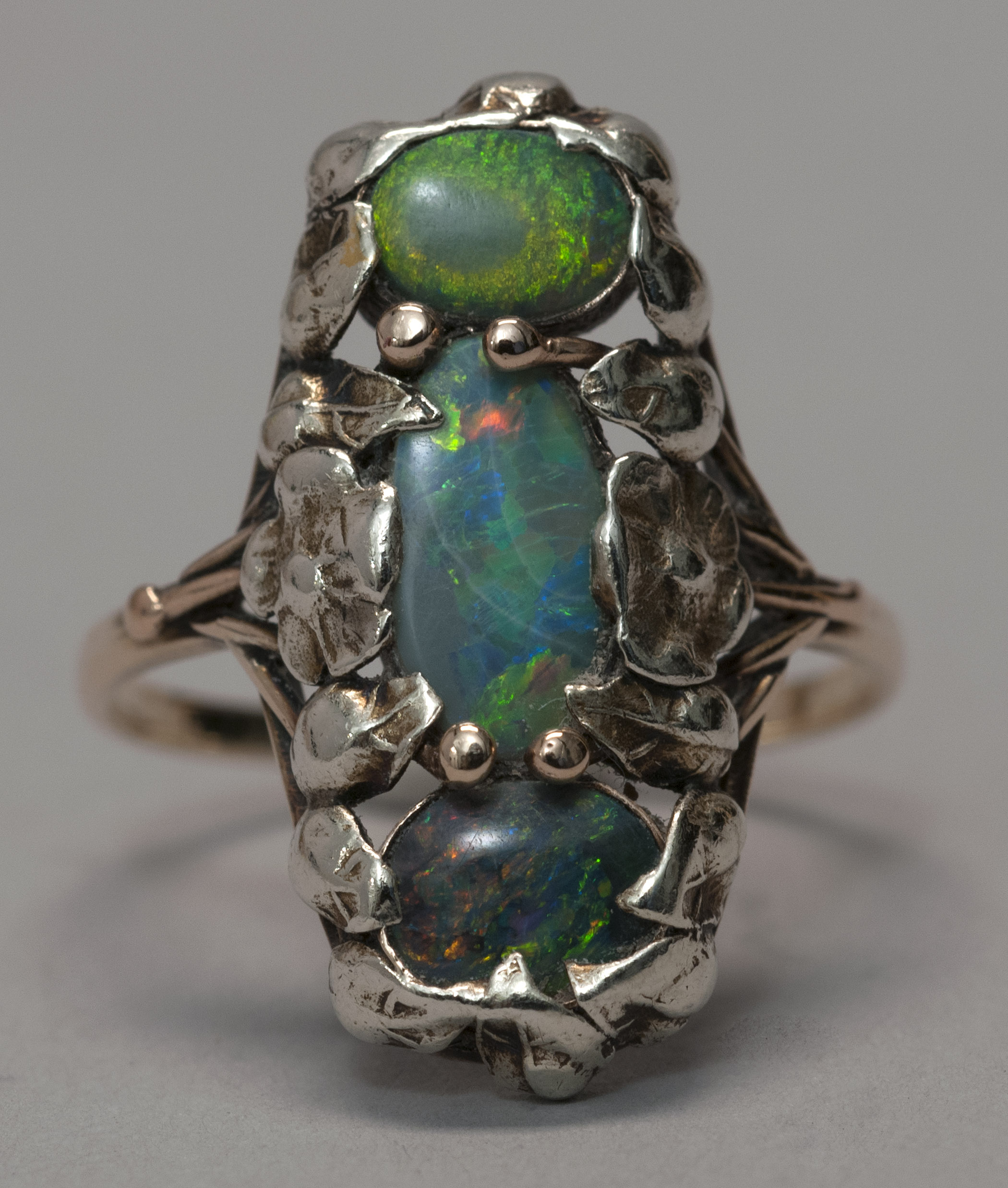 Appraisal: ARTS CRAFTS KT YELLOW GOLD AND OPAL RING Early th