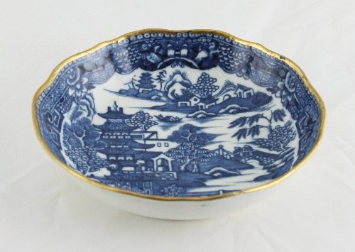 Appraisal: A Caughley blue and white saucer transfer printed willow pattern