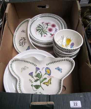 Appraisal: A collection of Portmeirion Botanical Pottery to include Dinner Plates