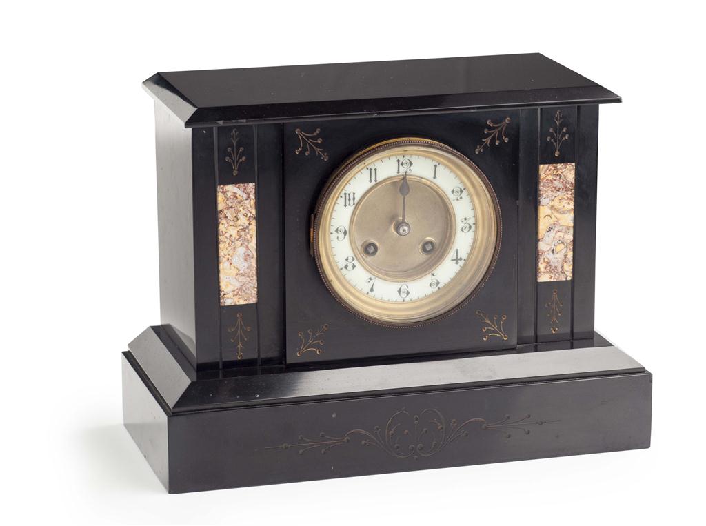 Appraisal: VICTORIAN BLACK MARBLE MANTEL CLOCK LATE TH CENTURY of rectangular