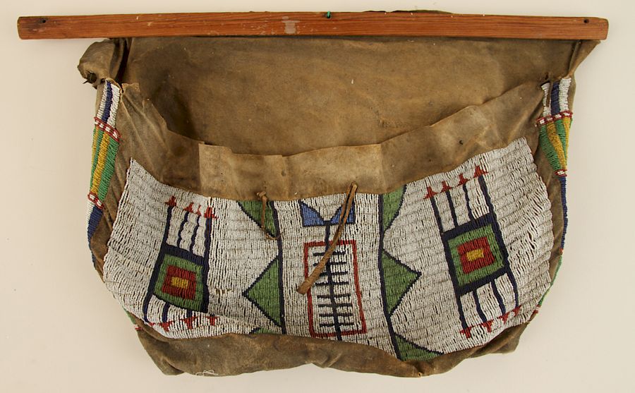 Appraisal: TH CENTURY NATIVE AMERICAN BEADED BAG A nineteenth century Native