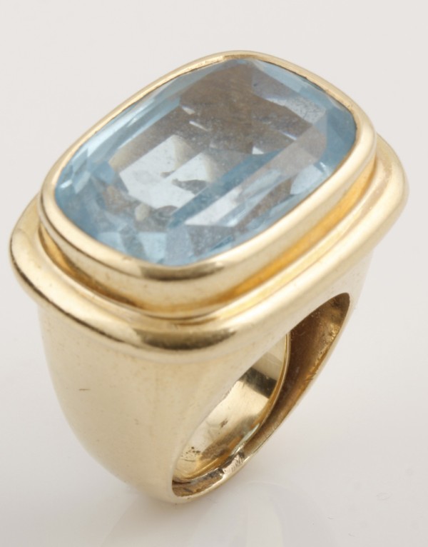 Appraisal: KY mm x mm oval topaz ring guard grams total