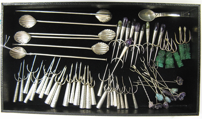 Appraisal: AN ASSORTMENT OF SILVER TABLE ITEMS a set of ice