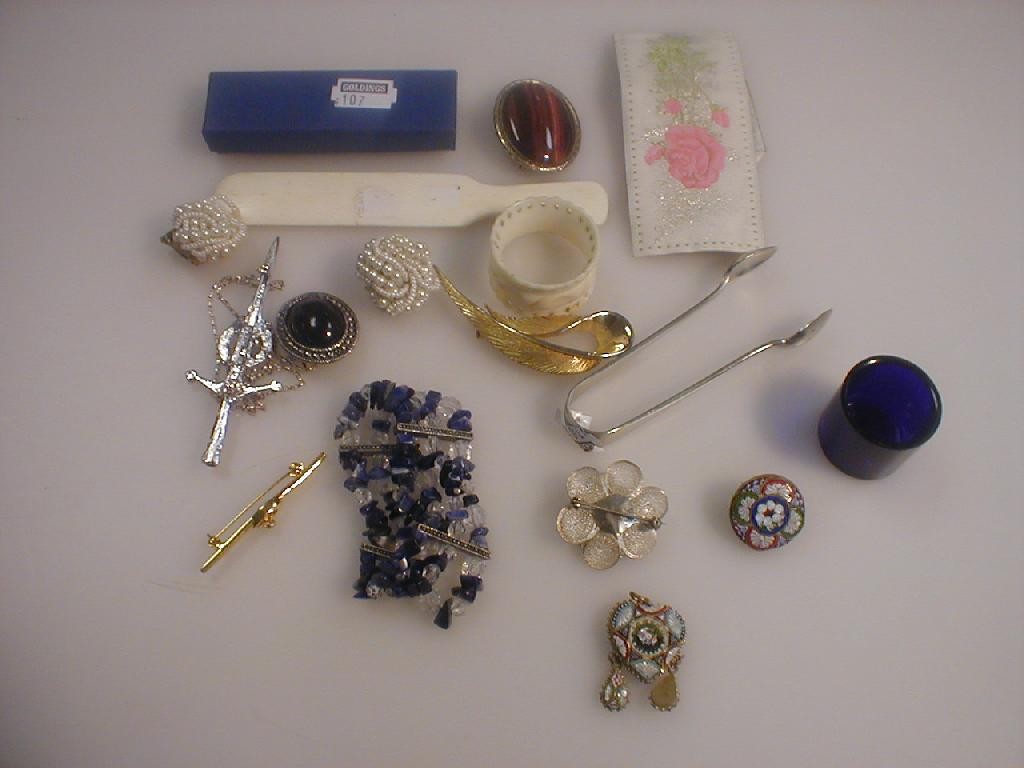 Appraisal: Small silver jewellery items and costume items