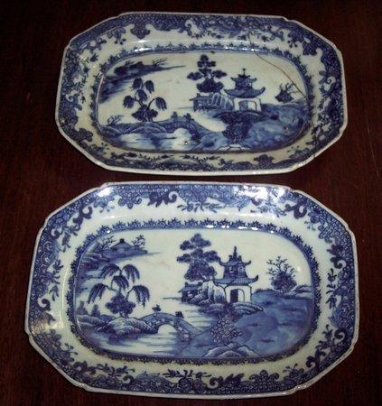 Appraisal: A pair of late th Century Nankin blue and white