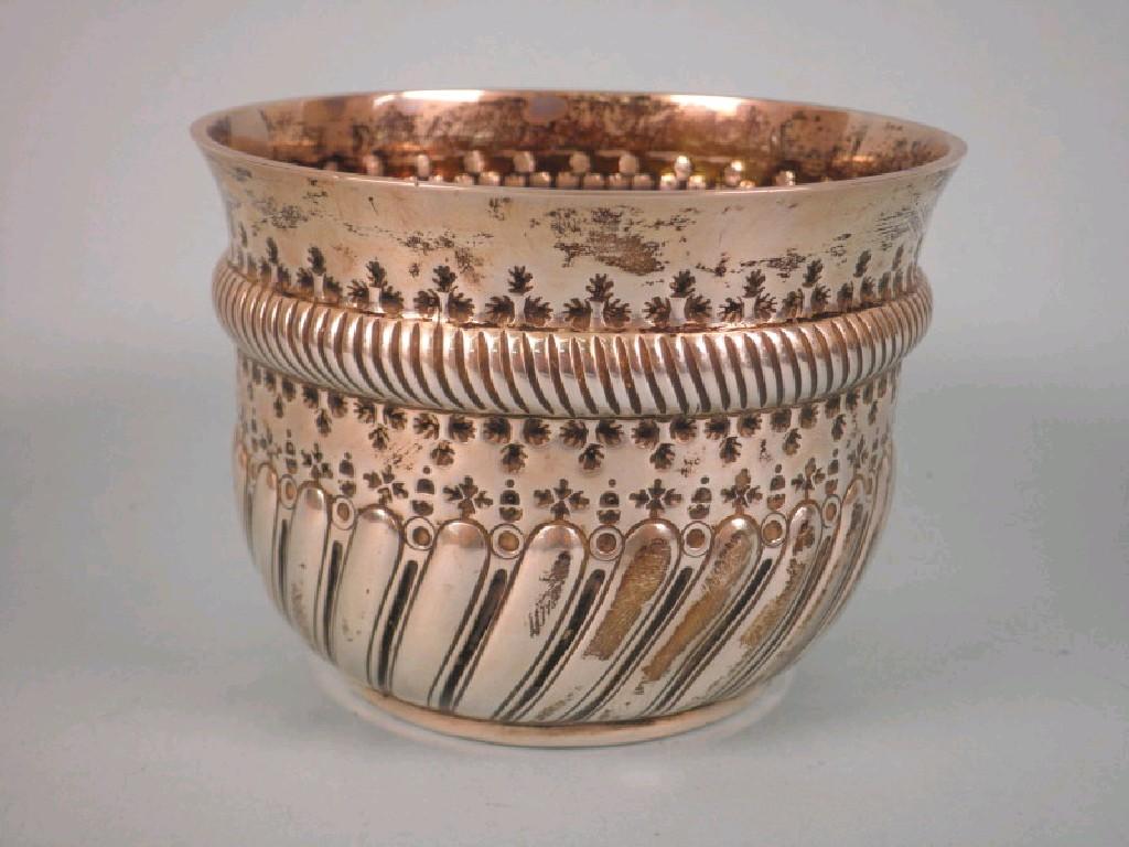 Appraisal: An Edwardian part fluted silver sugar bowl with hammered decoration