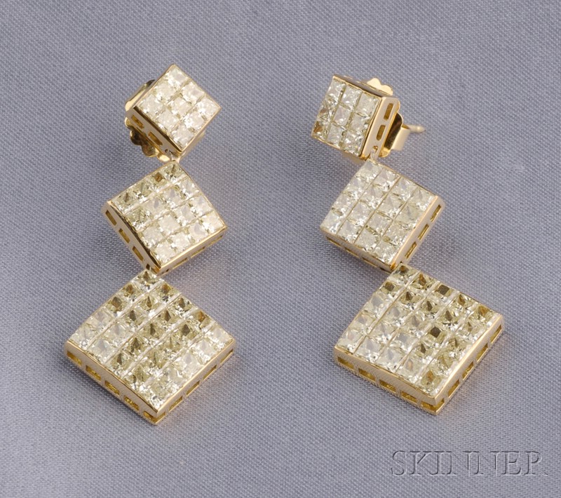 Appraisal: kt Gold and Diamond Earpendants each designed as graduating square