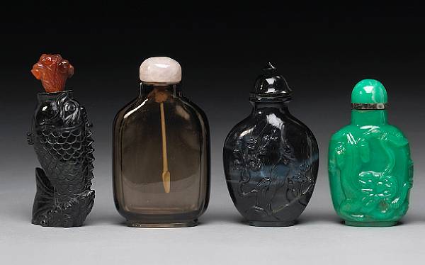 Appraisal: A group of four snuff bottles Incuding a dark green