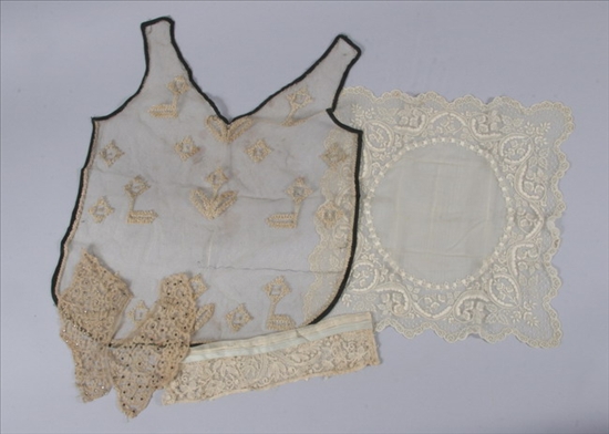 Appraisal: COLLECTION OF LACE COLLARS AND TRIMS mostly th century Including