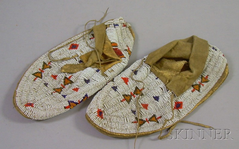 Appraisal: Lakota Beaded Moccasins lg in