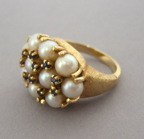 Appraisal: K yellow gold pearl and sapphire ring with ten mm