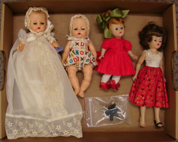 Appraisal: Vogue lot Pair of vinyl Ginnette dolls Is dressed in