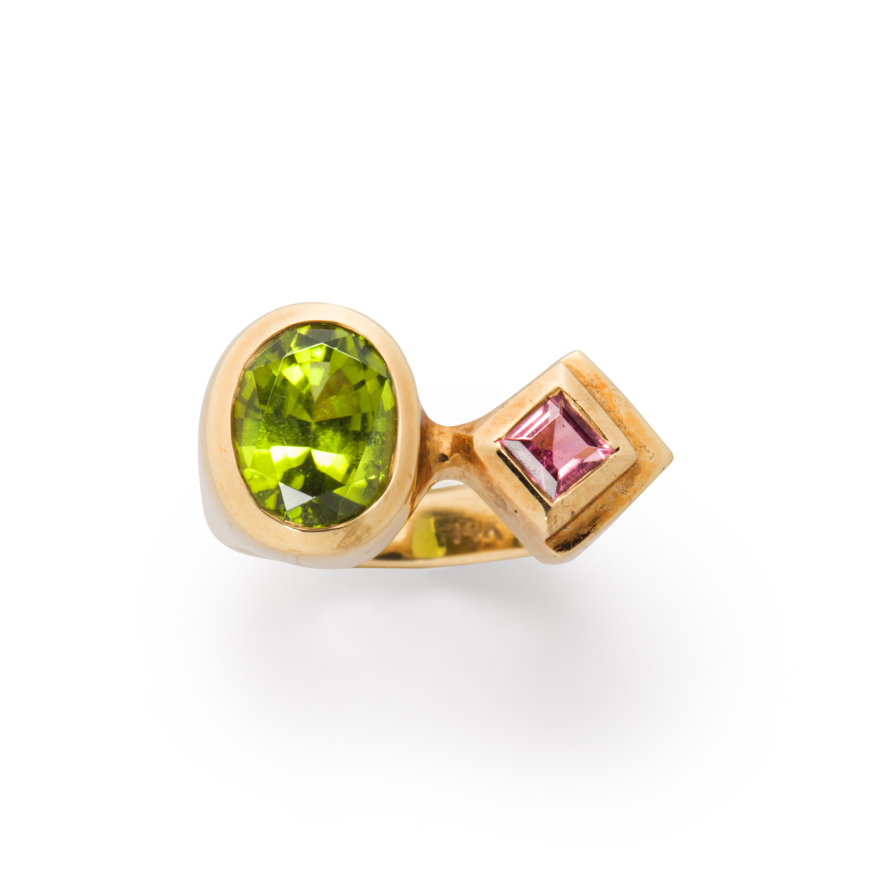 Appraisal: A PERIDOT PINK BERYL AND FOURTEEN KARAT GOLD RING A