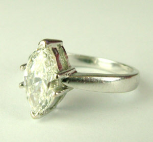 Appraisal: An attractive platinum diamond solitaire ring The diamond of marquise