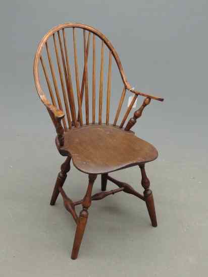 Appraisal: th c brace back Windsor chair '' Seat Ht ''