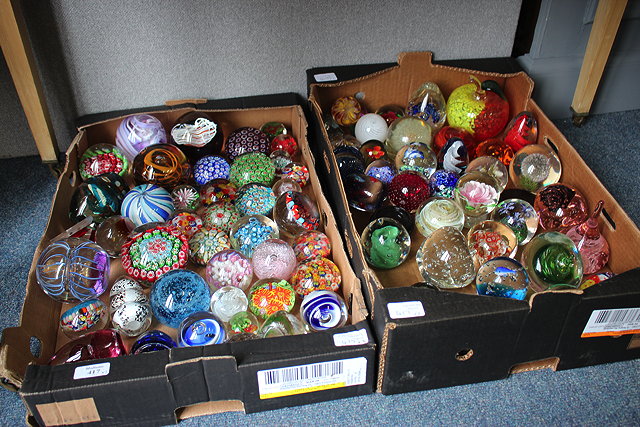 Appraisal: A LARGE COLLECTION OF UNSIGNED GLASS PAPERWEIGHTS approximately