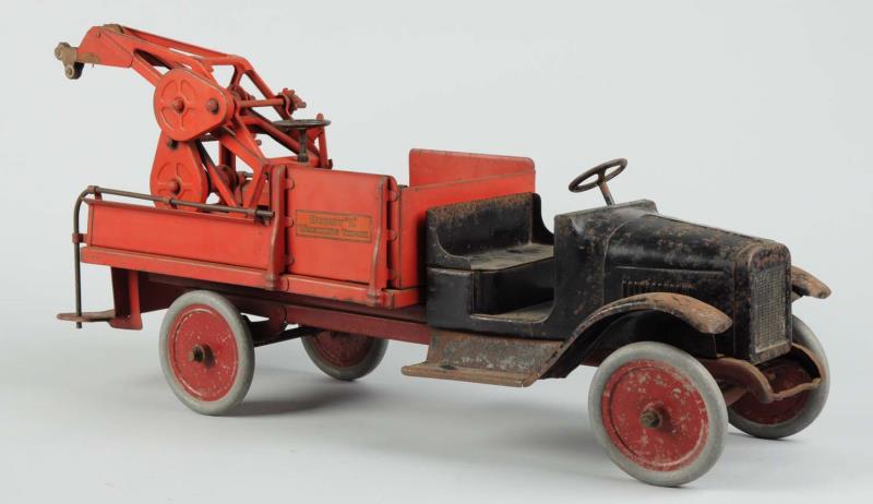 Appraisal: A Pressed Steel Buddy L Wrecking Truck All original Decals