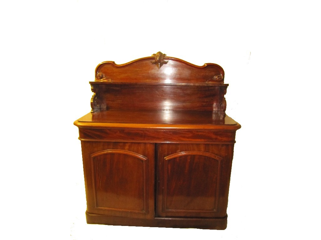 Appraisal: Victorian mahogany chiffonier raised on a two door cupboard base