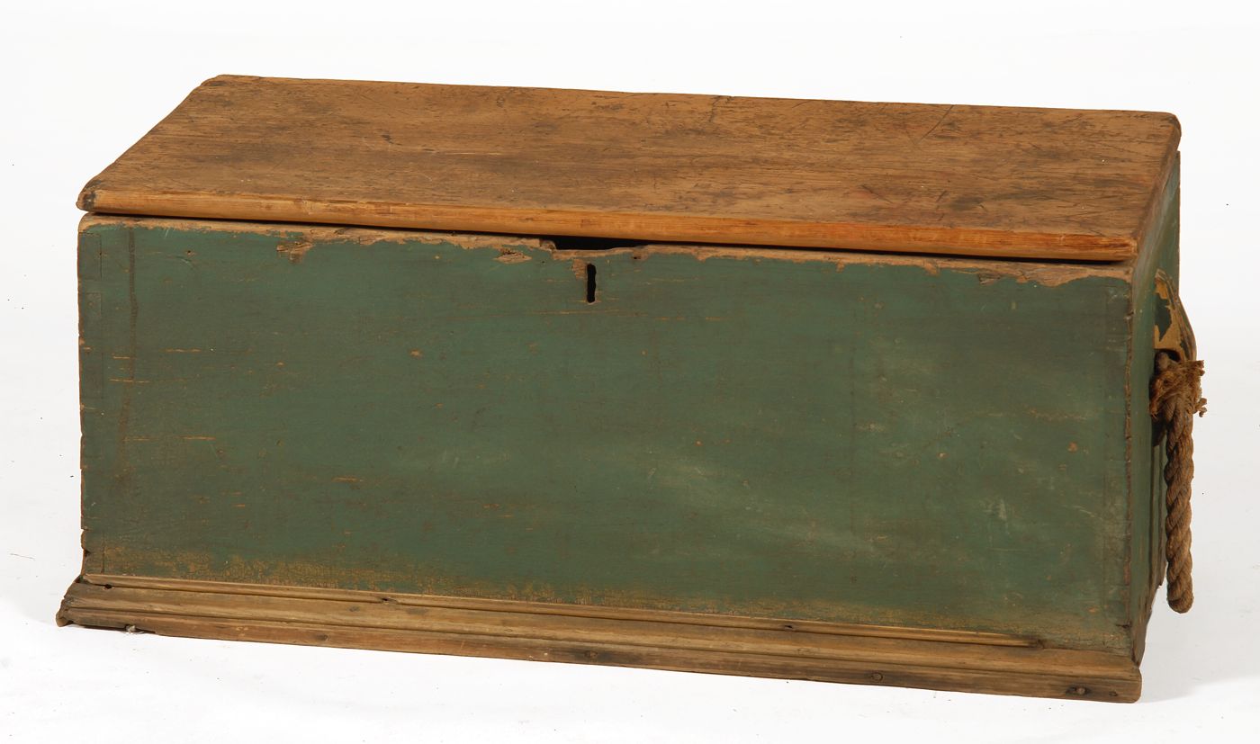 Appraisal: PAINTED LIFT-TOP SEA CHEST th CenturyIn pine with old green