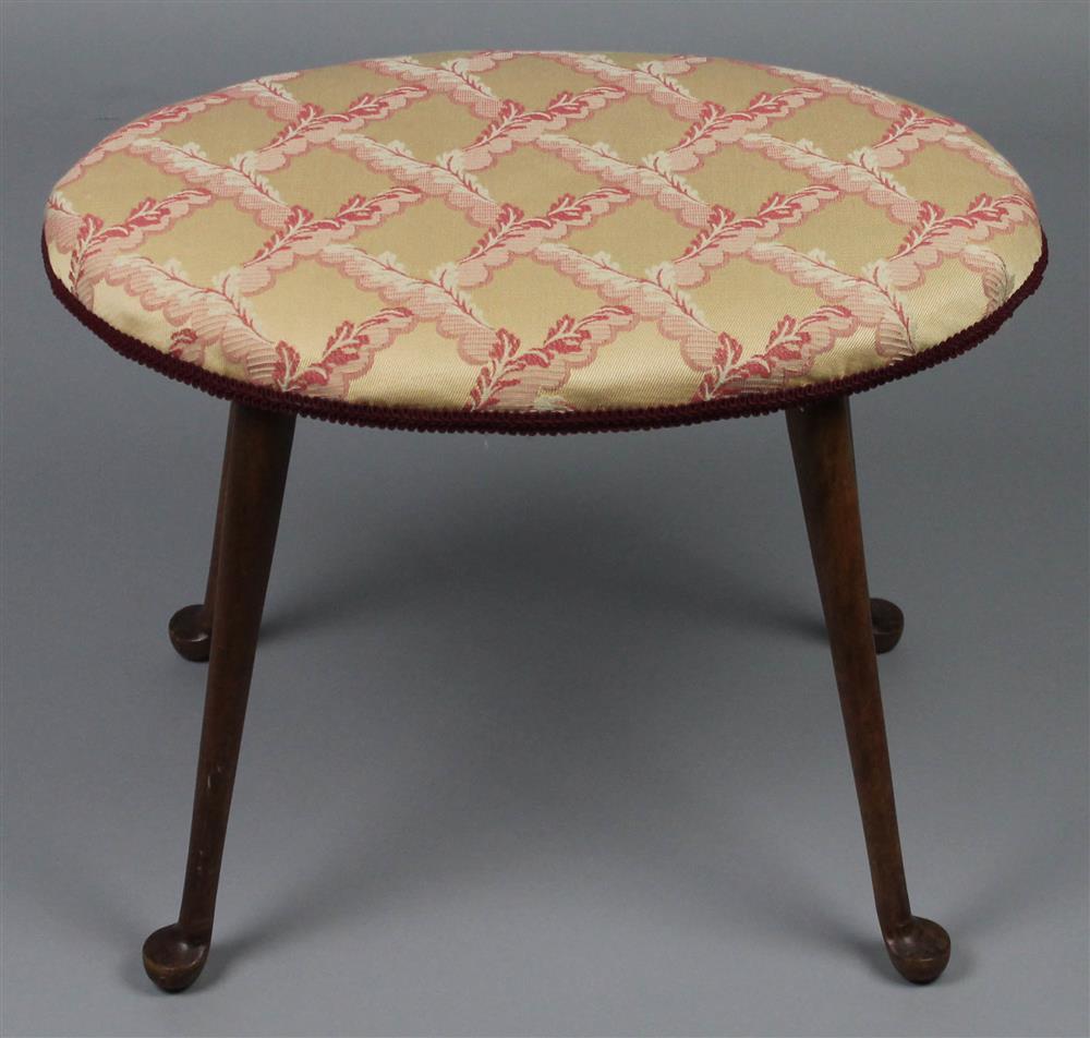 Appraisal: QUEEN ANNE STYLE UPHOLSTERED VANITY STOOL having an upholstered oval