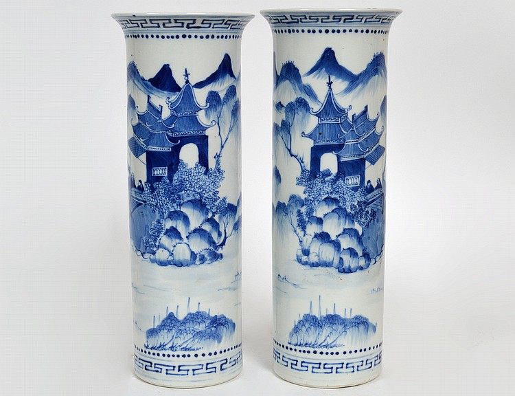 Appraisal: PAIR OF CHINESE BLUE AND WHITE PORCELAIN VASES th Century