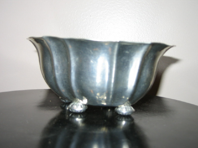 Appraisal: E D DENMARK Pewter bowl of oblong form with scalloped