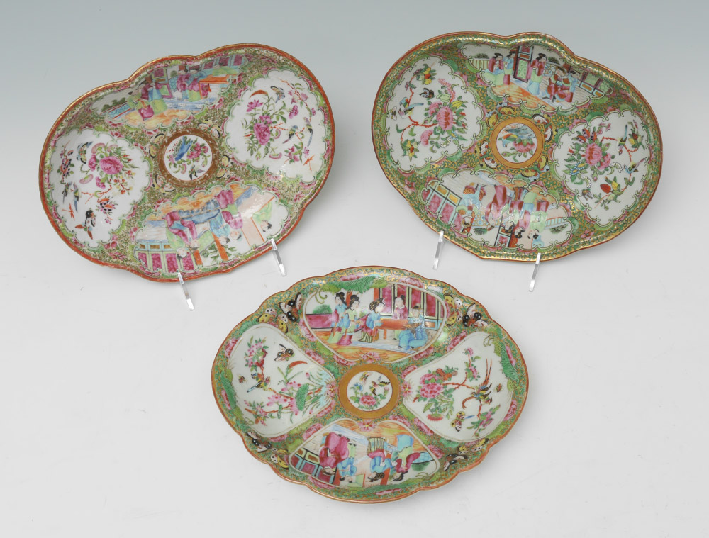 Appraisal: CHINESE ROSE MEDALLION SERVING TRAYS shallow trays each with typical