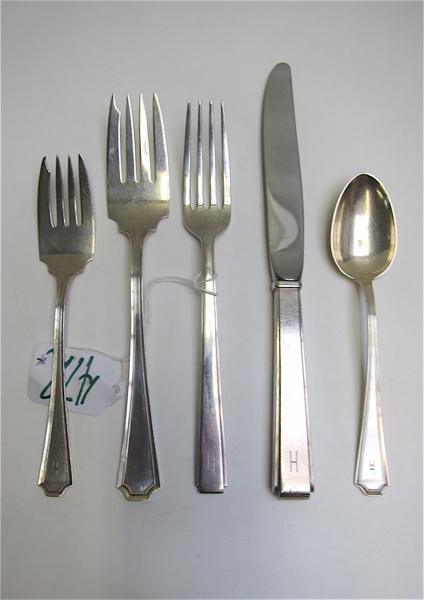 Appraisal: ASSORTED STERLING SILVER FLATWARE fourteen pieces Lunt dinner knives and