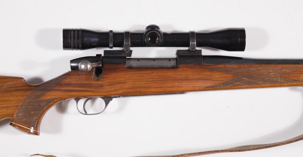 Appraisal: WEATHERBY MARK V DELUXE BOLT ACTION RIFLE Weatherby magnum caliber