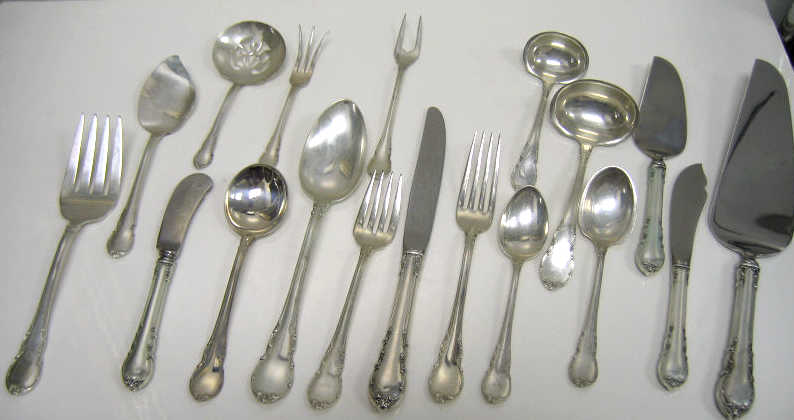 Appraisal: LUNT SILVERSMITHS GREENFIELD MA Sterling silver flatware service Modern Victorian