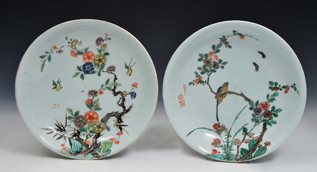 Appraisal: A PAIR OF CHINESE FAMILLE VERTE SHALLOW DISHES each with