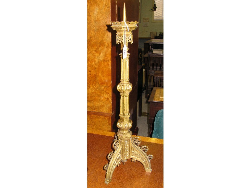 Appraisal: Brass pricket candlestand