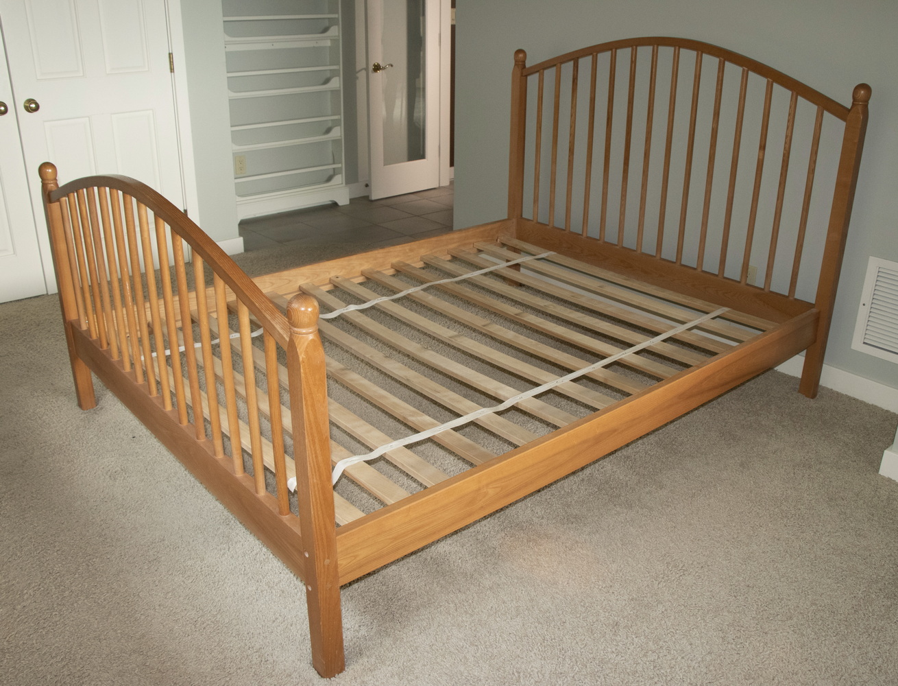 Appraisal: QUEEN-SIZE WOODEN BED FRAME Modern bed frame by Vermont Tubbs