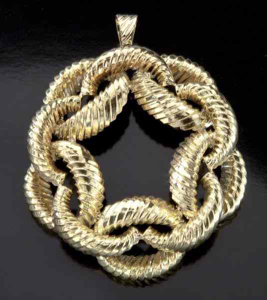 Appraisal: K gold woven link pendant Tested K grams '' Dia