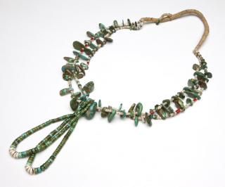 Appraisal: A Pueblo turquoise necklace with jacklas A double strand of