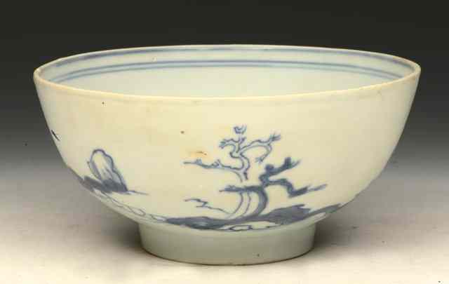 Appraisal: AN TH CENTURY CHINESE BLUE AND WHITE PORCELAIN BOWL diameterLot