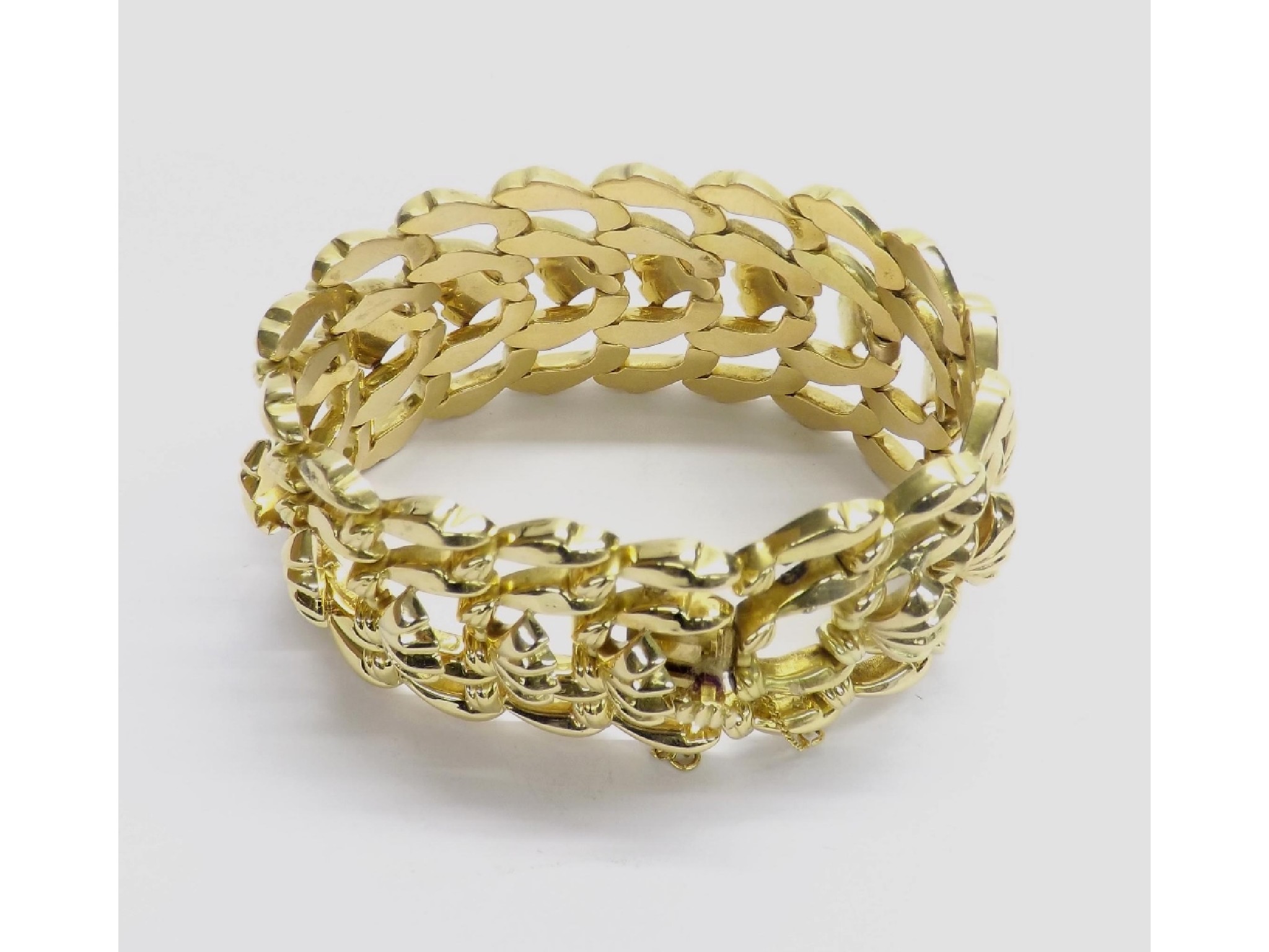 Appraisal: ct yellow gold hinged bracelet with safety chain mm wide