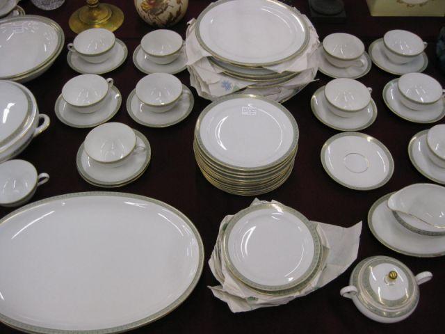 Appraisal: pc Bavarian China Service for with servers green gold band