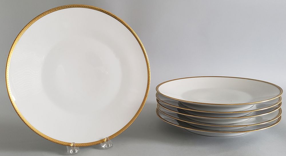 Appraisal: Set of Six Hutschenreuther Hohenberg Porcelain Dinner Plates Set of