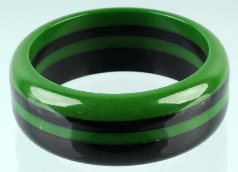 Appraisal: Bakelite Laminated Black Green Bracelet Condition Excellent Size - Dia