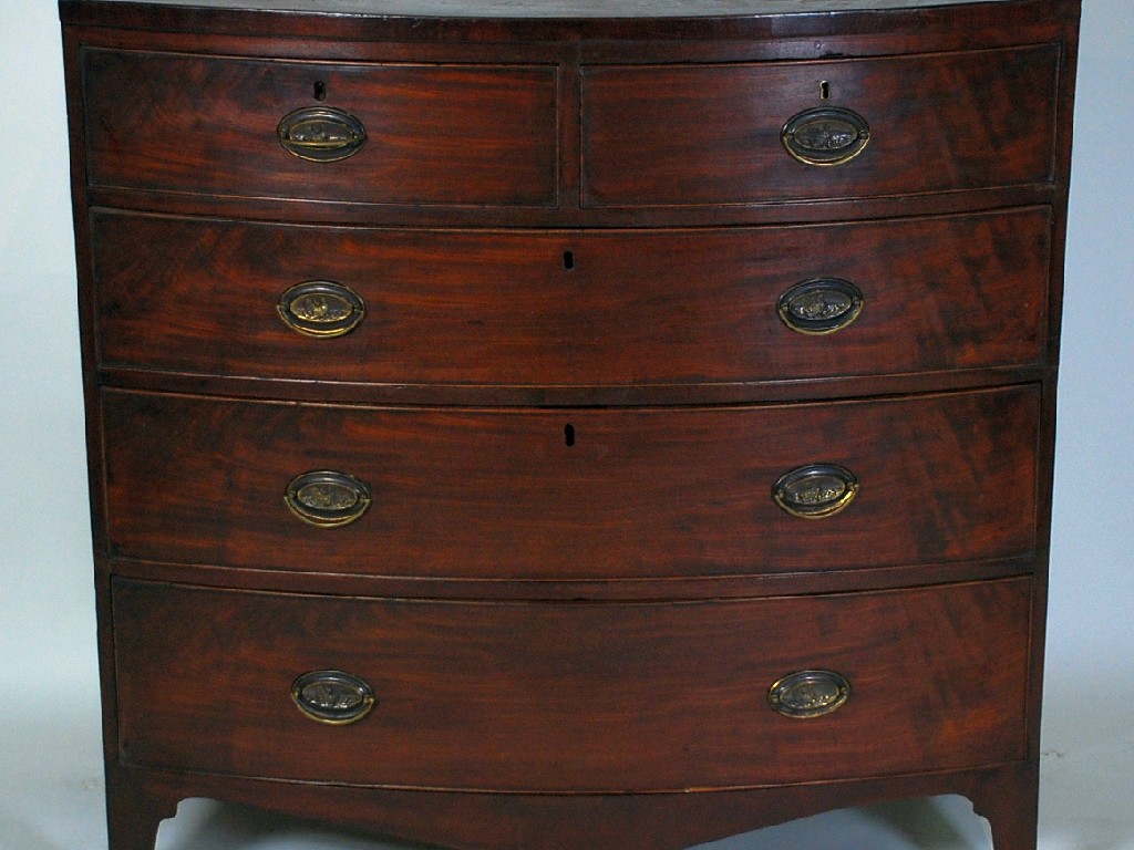 Appraisal: LATE GEORGIAN MAHOGANY BOW FRONTED CHEST OF DRAWERS the shaped