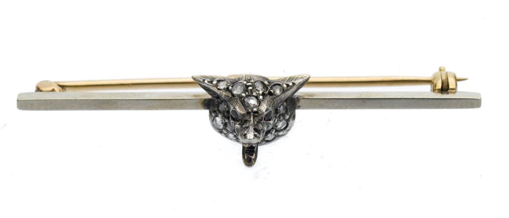 Appraisal: A ROSE DIAMOND FOX MASK BAR BROOCH pav set in