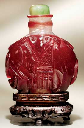 Appraisal: ANTIQUE OVERLAY GLASS SNUFF BOTTLE Antique red overlay on snowflake