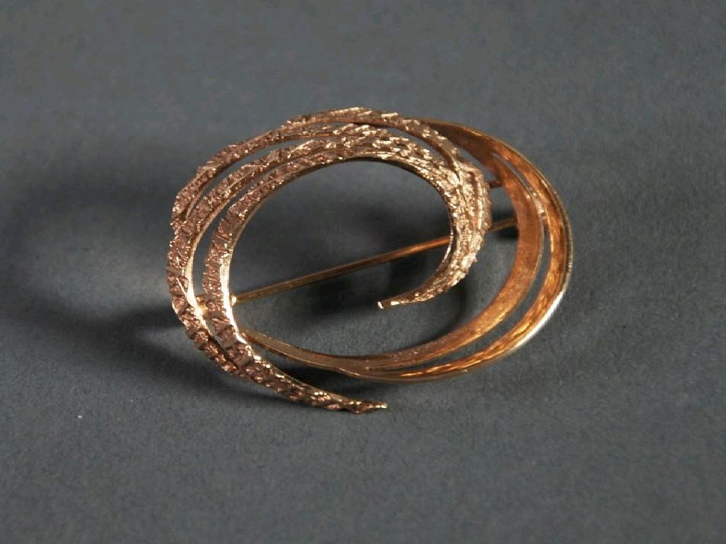 Appraisal: CT GOLD TEXTURED SCROLL BROOCH gms EST -