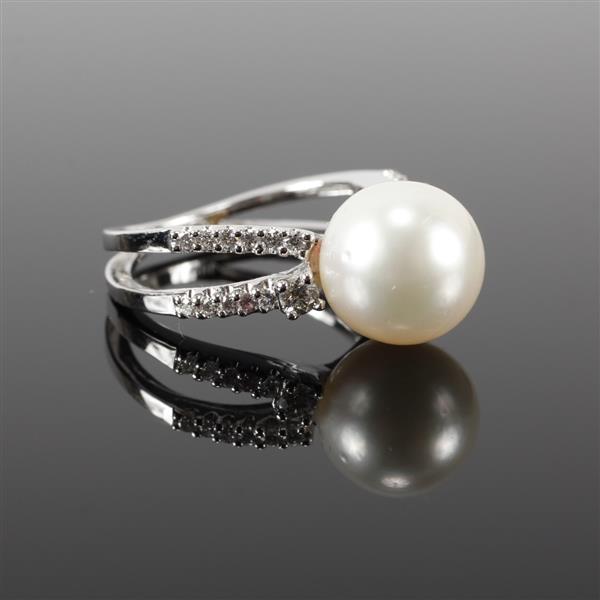 Appraisal: White Gold K mm South Sea Pearl and diamond estate