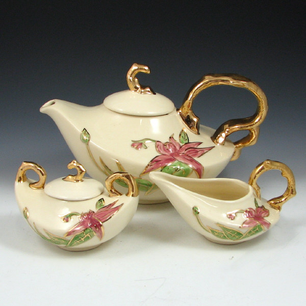 Appraisal: Hull Woodland Gloss Tea Set w Gold - Mint Woodland