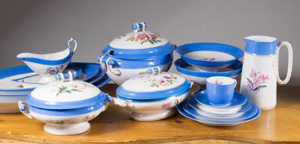 Appraisal: FRENCH HAVILAND LIMOGES CHINA SET c pieces H comprised of