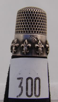 Appraisal: Simons sterling thimble with Fleur-de-lie